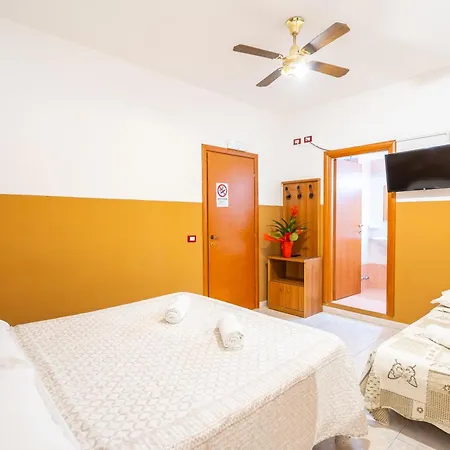 بيت ضيافة Booking روما